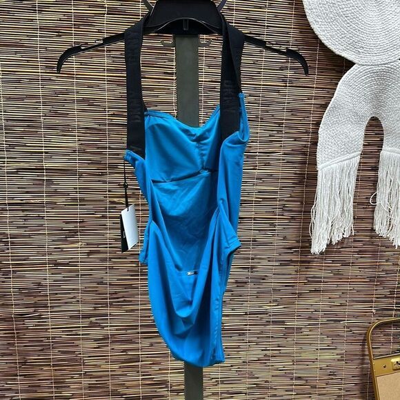 DKNY MOIRE FLORAL BLUE MULTI Ruffle Tummy-Control One-Piece Swimsuit US 14 - Picture 3 of 3